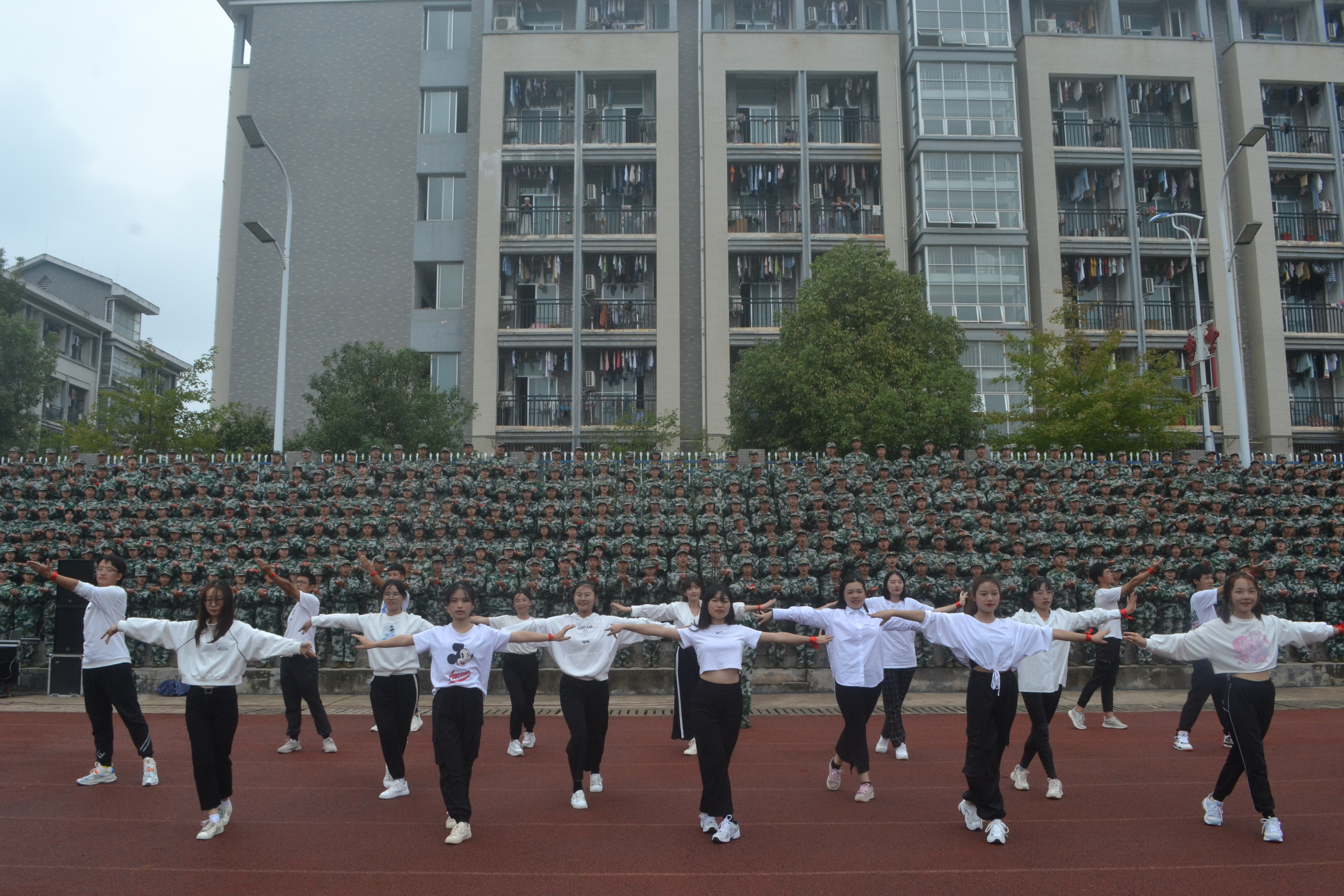 365英国上市公司