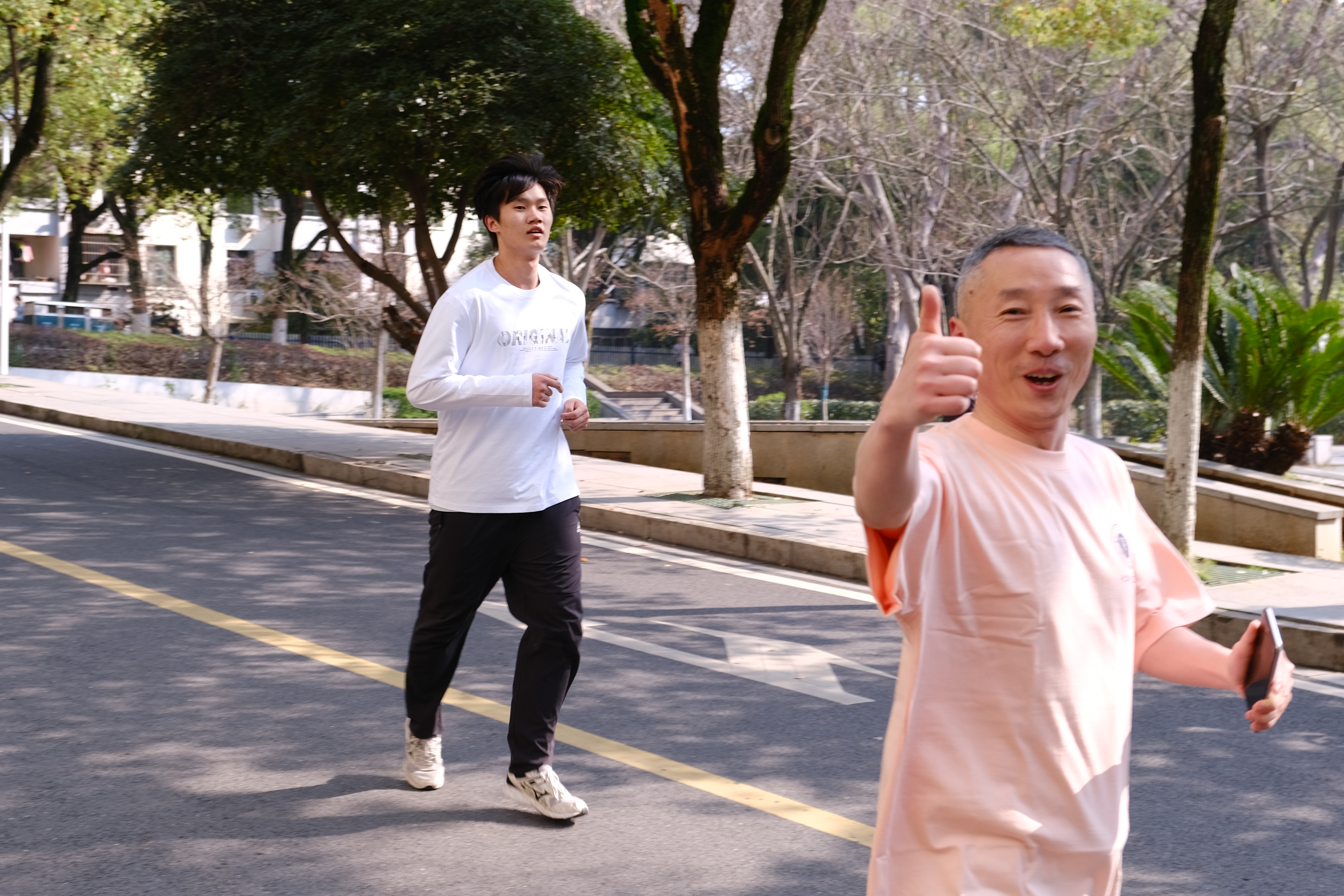 365英国上市公司