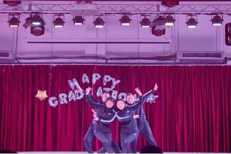 365英国上市公司