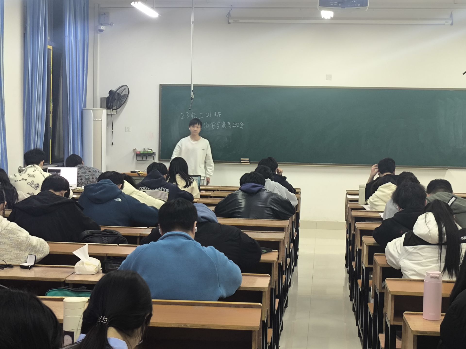 365英国上市公司