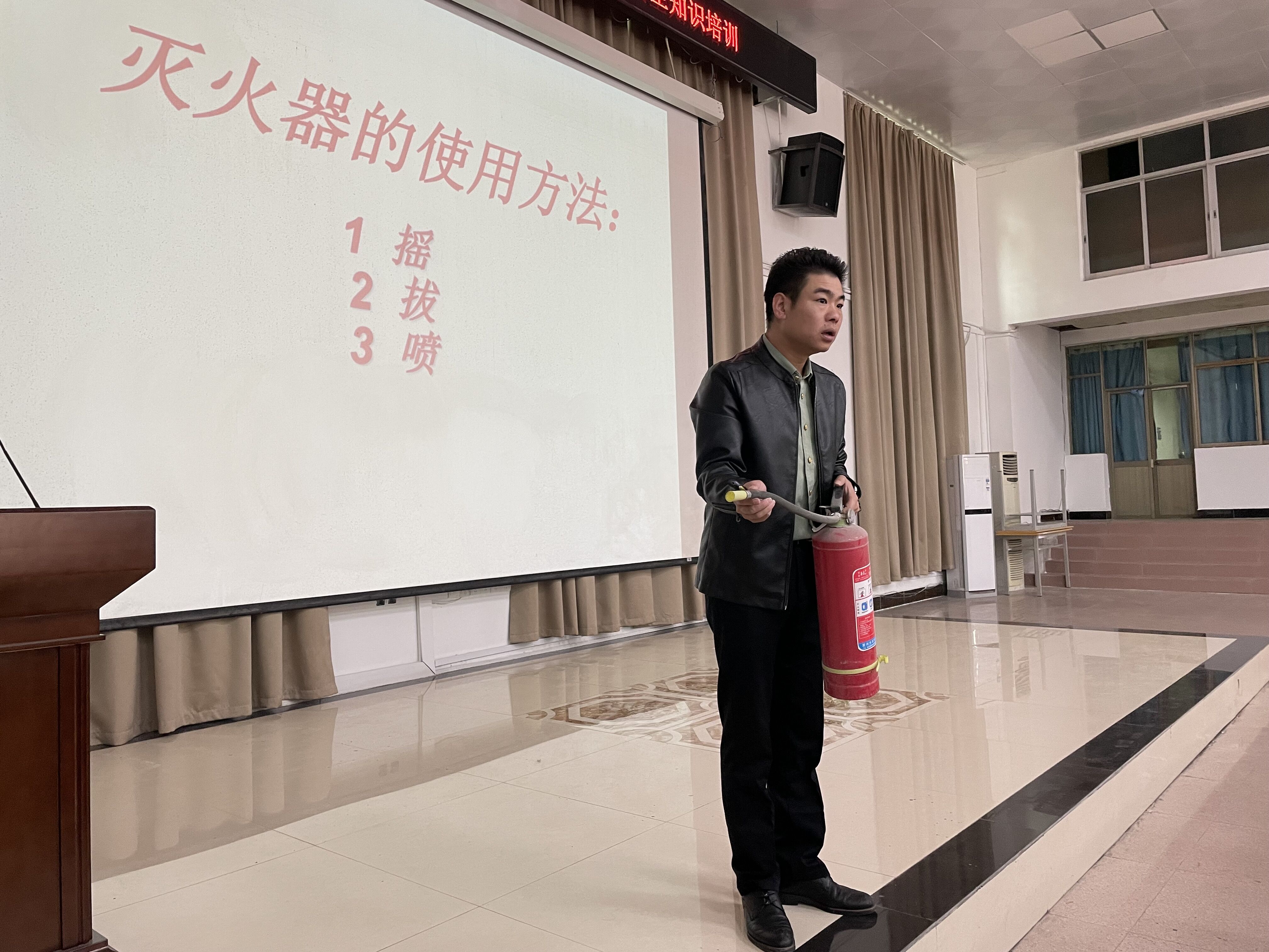 365英国上市公司