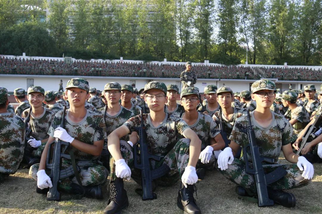 365英国上市公司