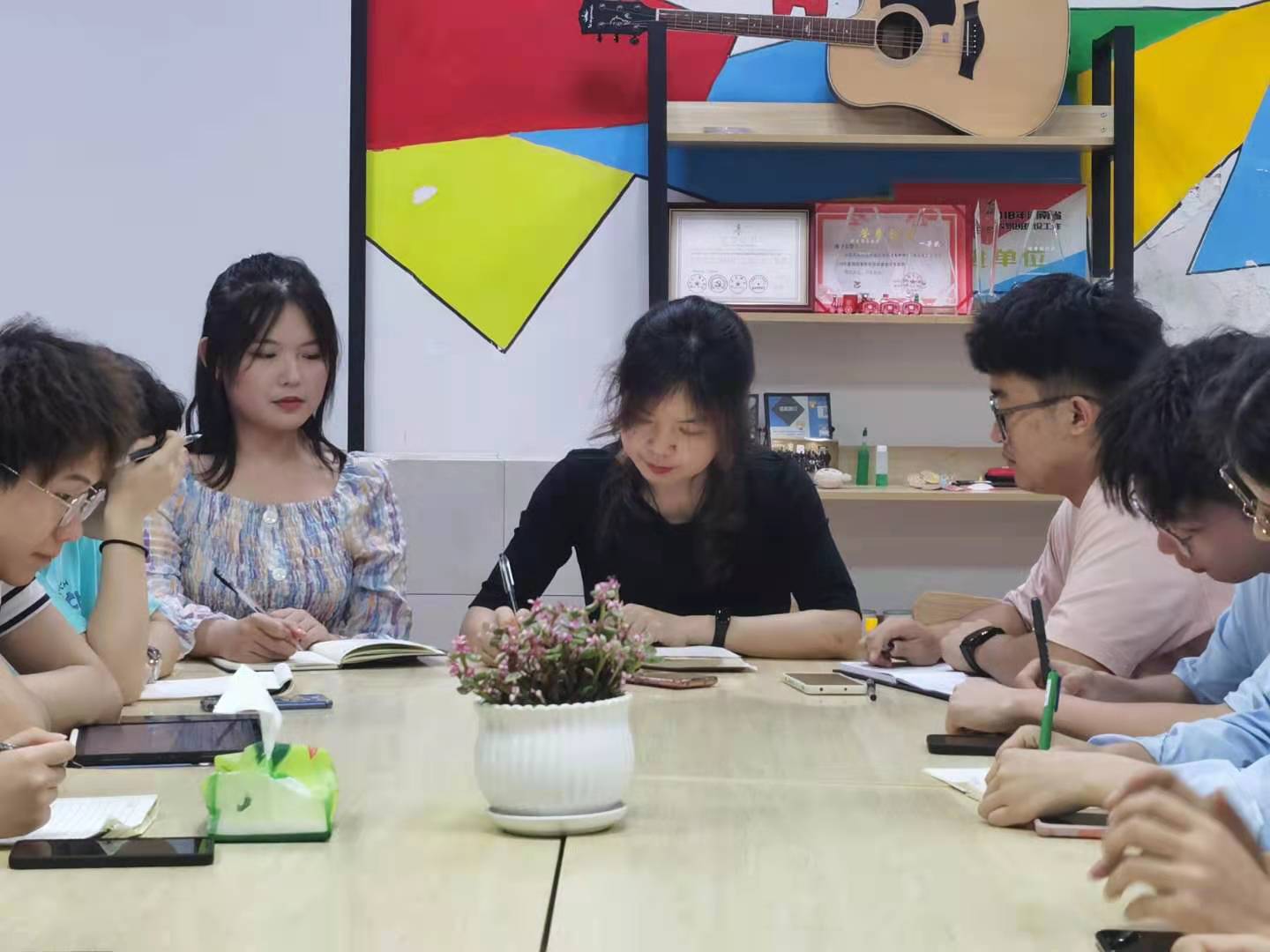 365英国上市公司