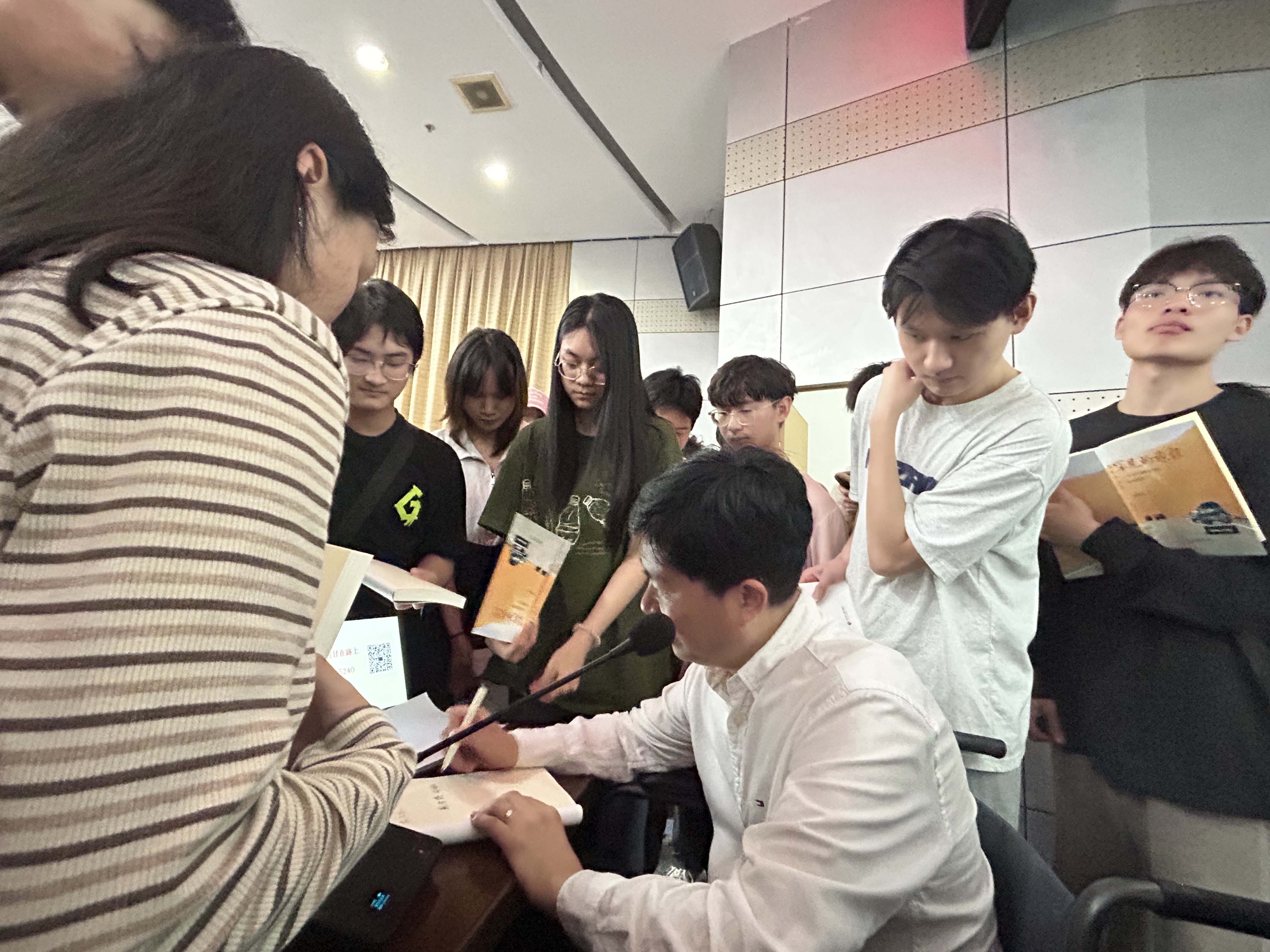 365英国上市公司