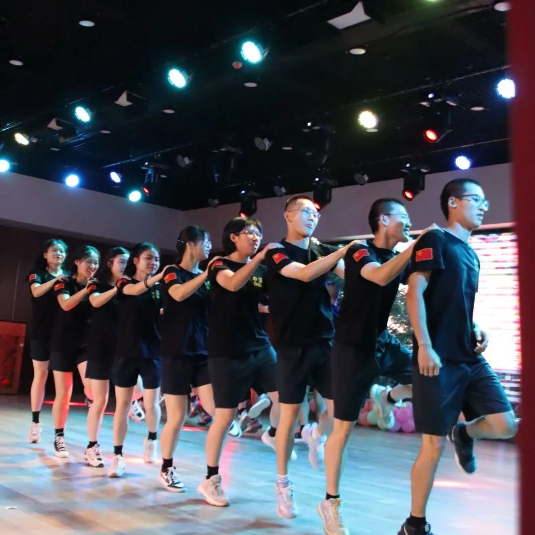 365英国上市公司