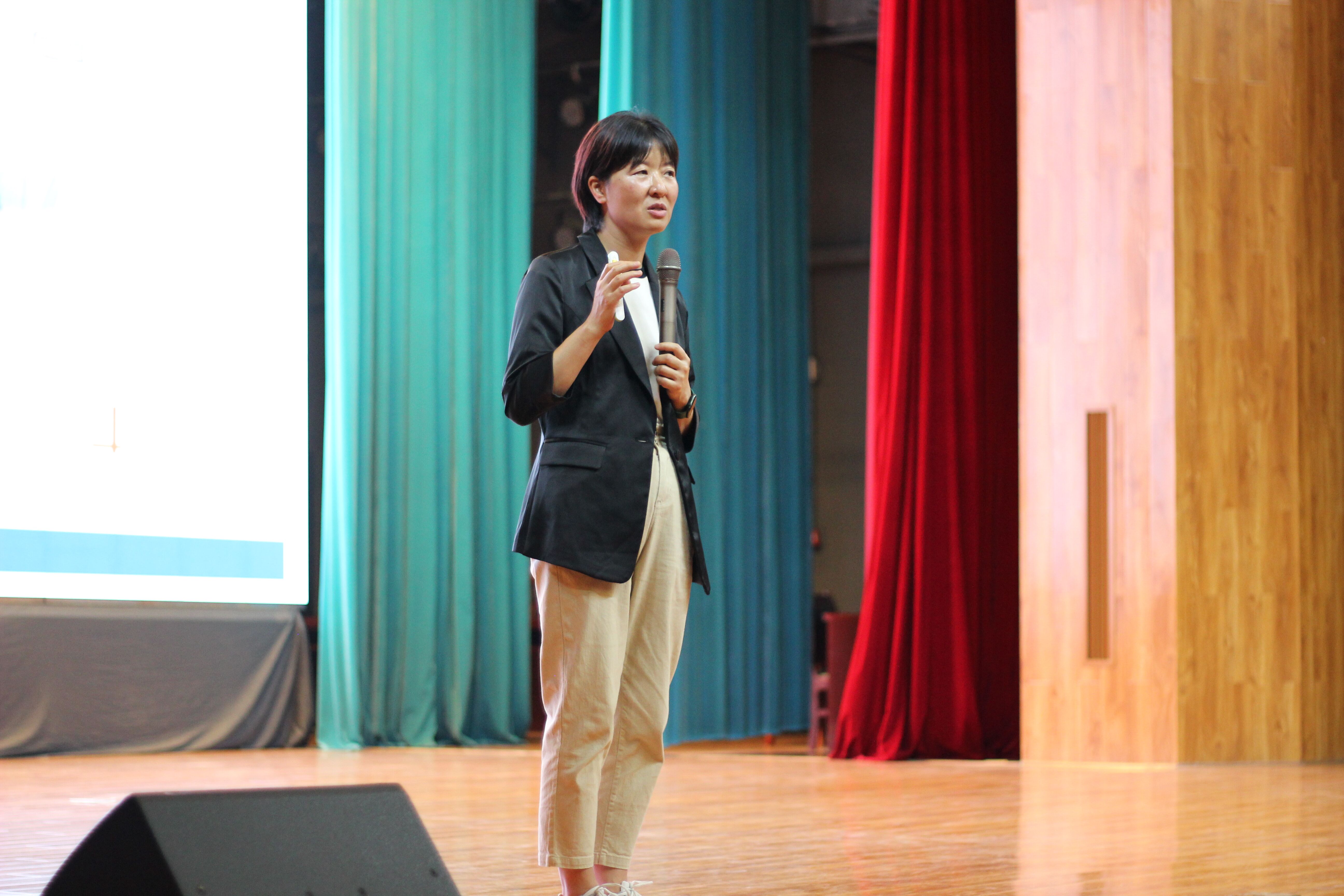 365英国上市公司