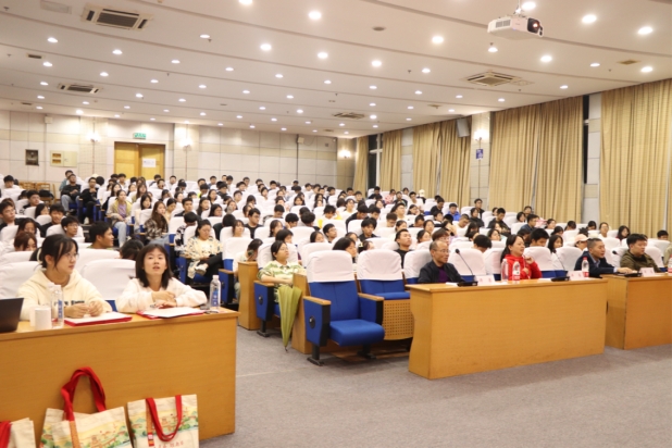 365英国上市公司