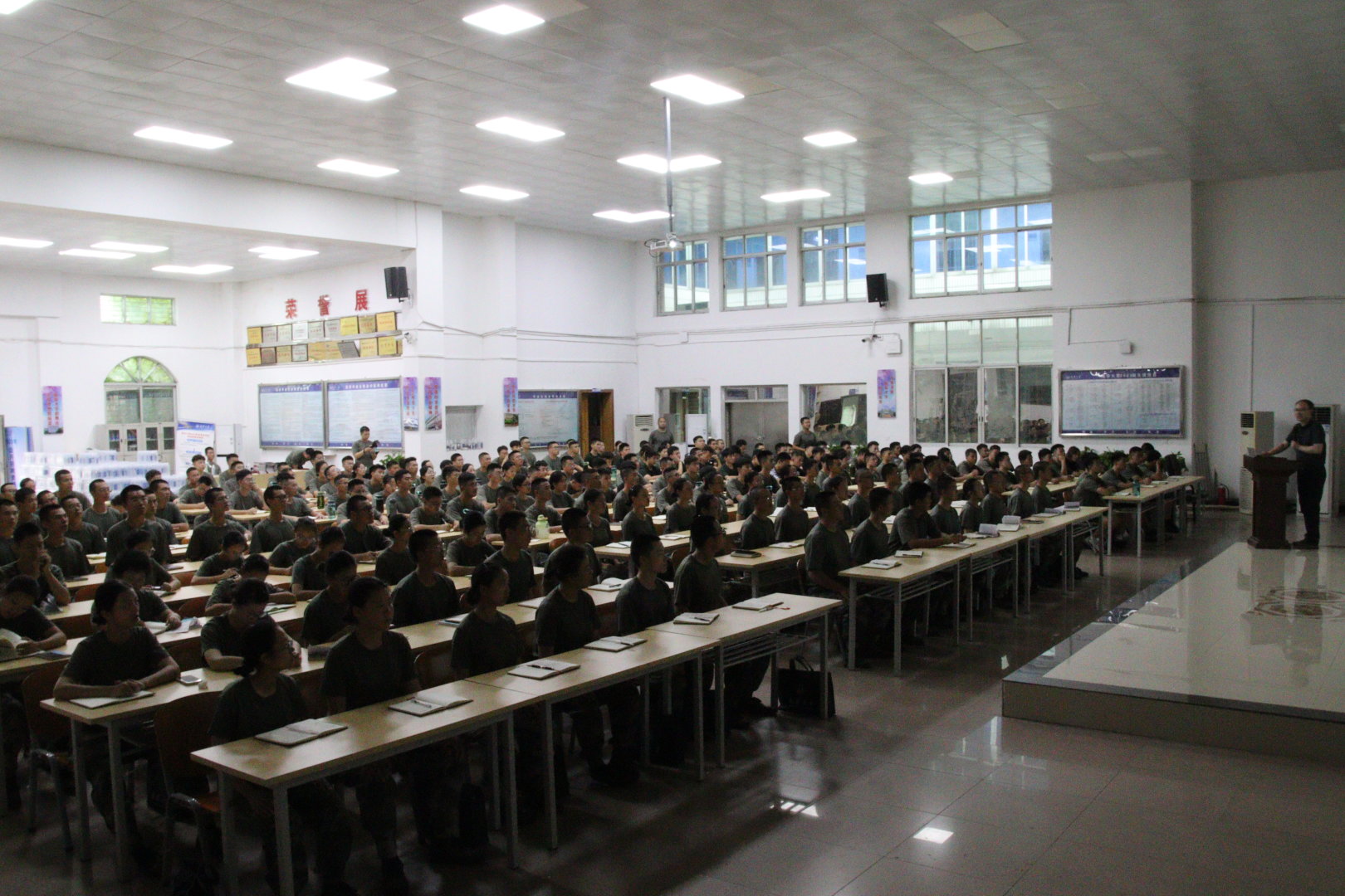 365英国上市公司