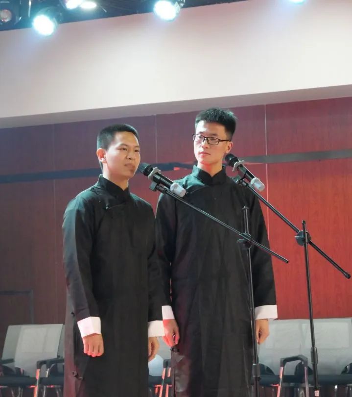 365英国上市公司