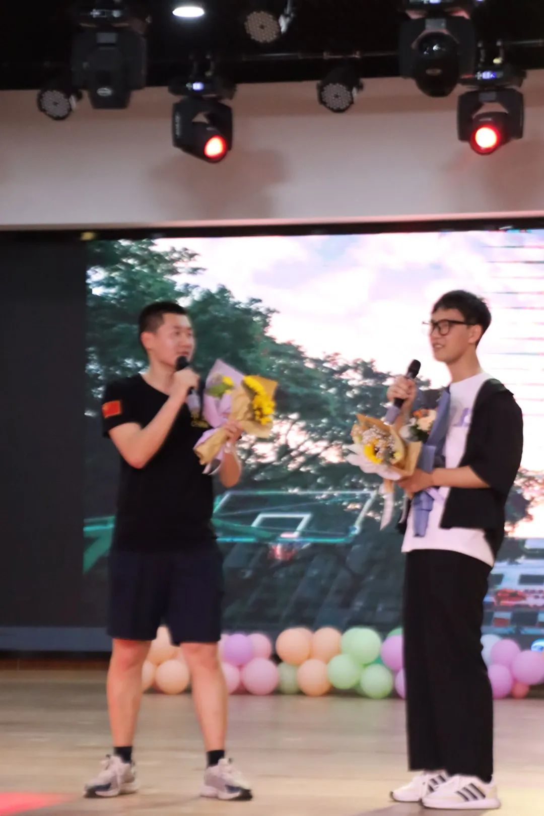 365英国上市公司