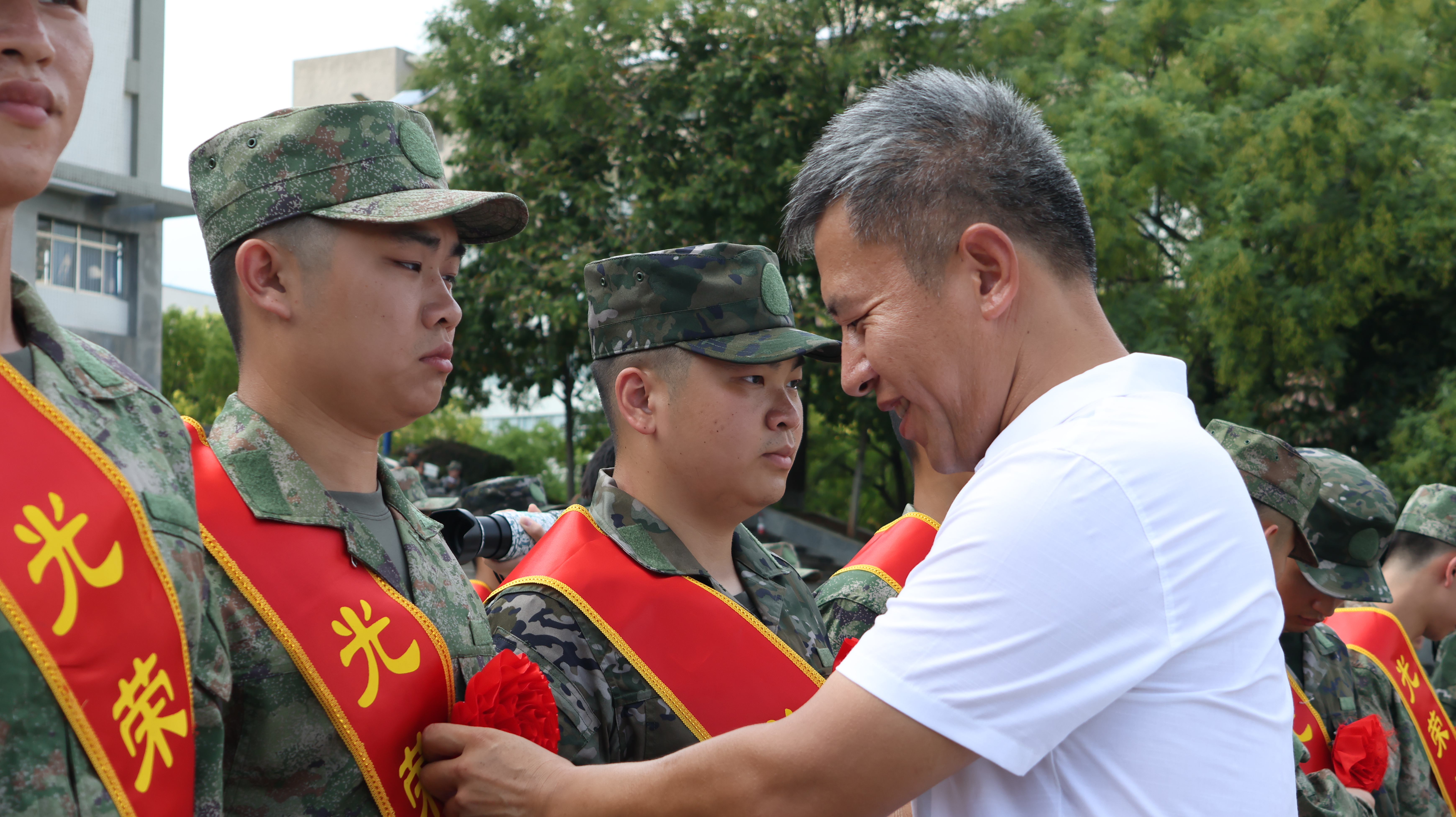 365英国上市公司