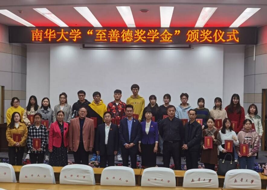 365英国上市公司