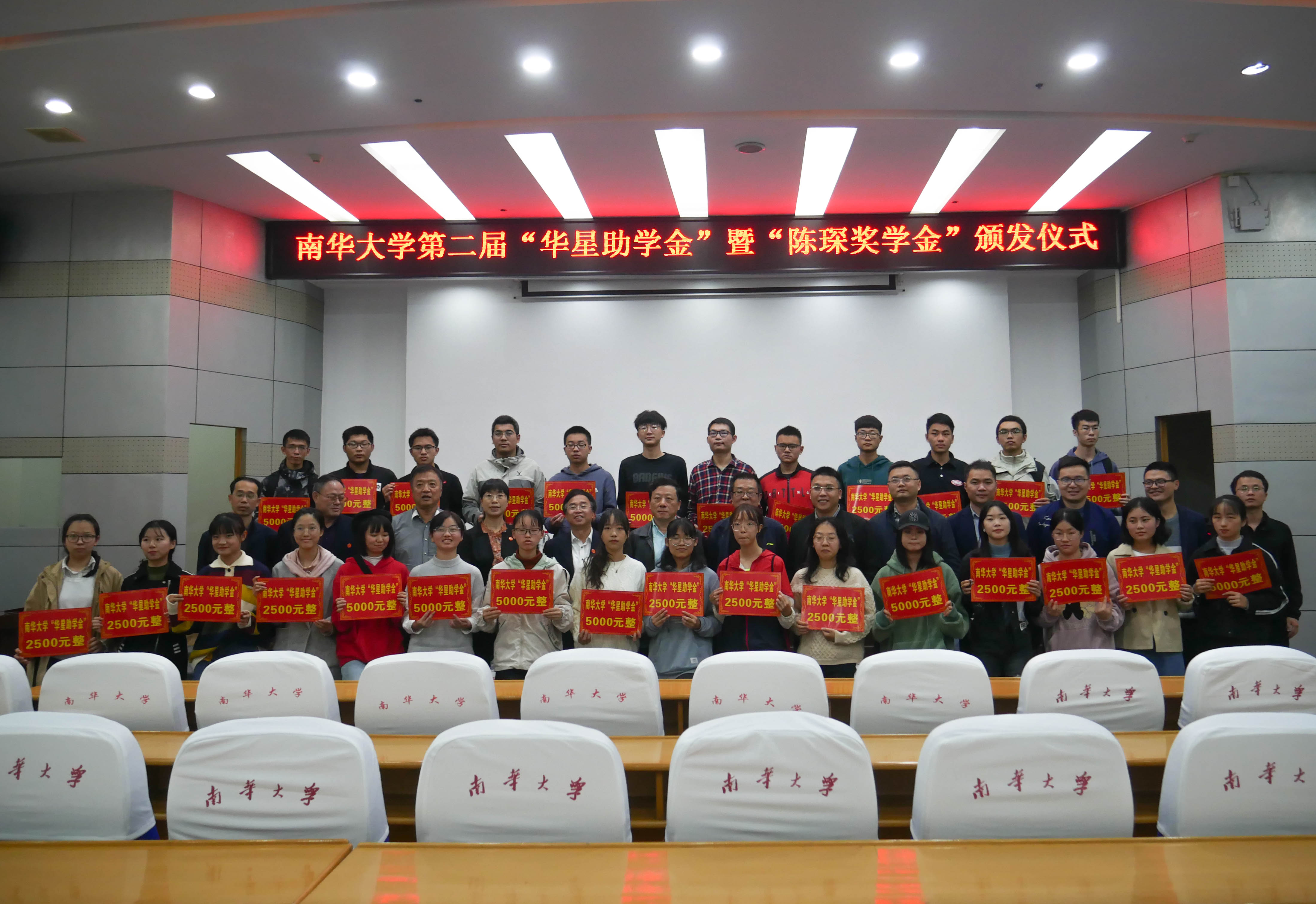 365英国上市公司