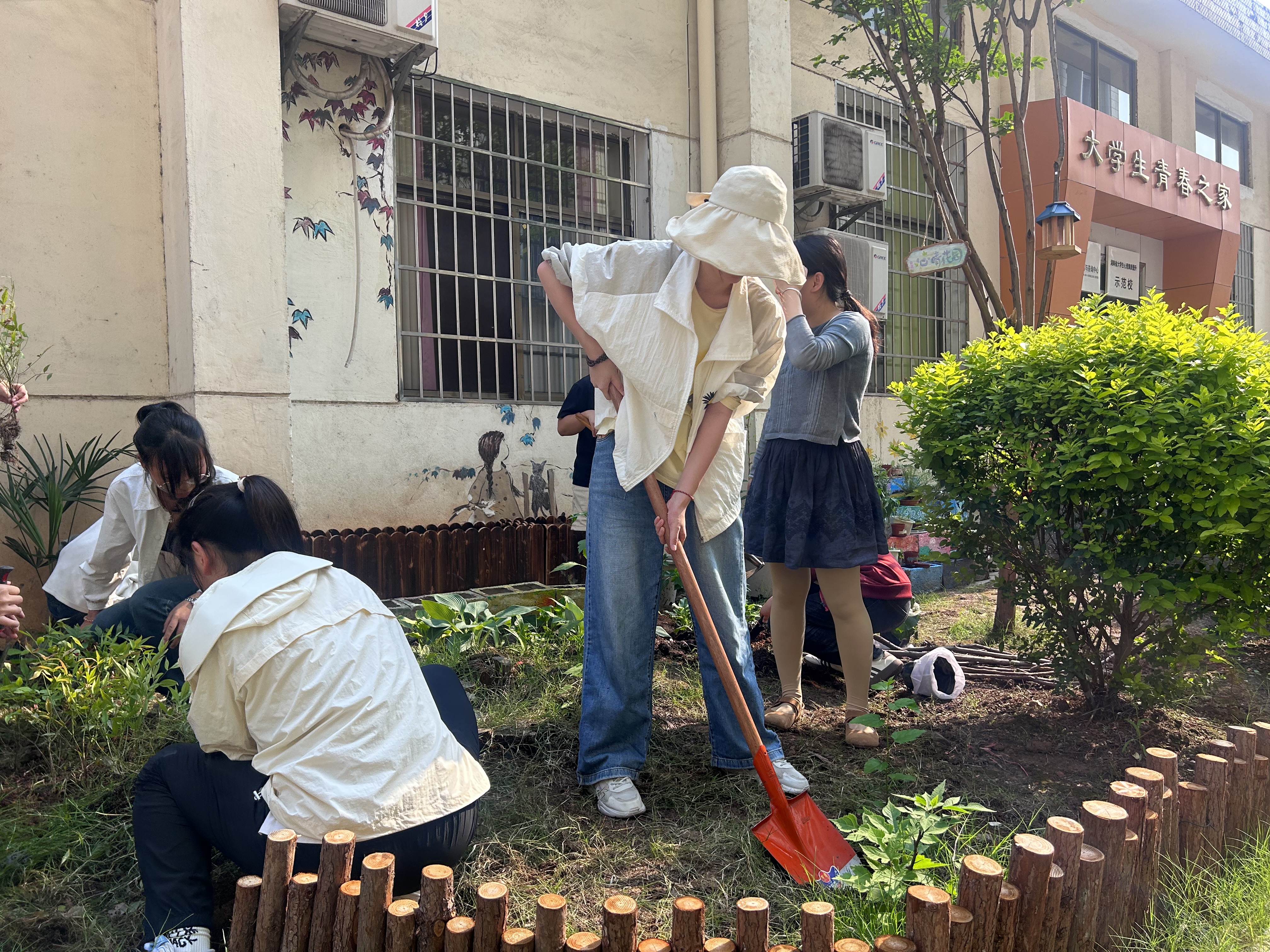 365英国上市公司