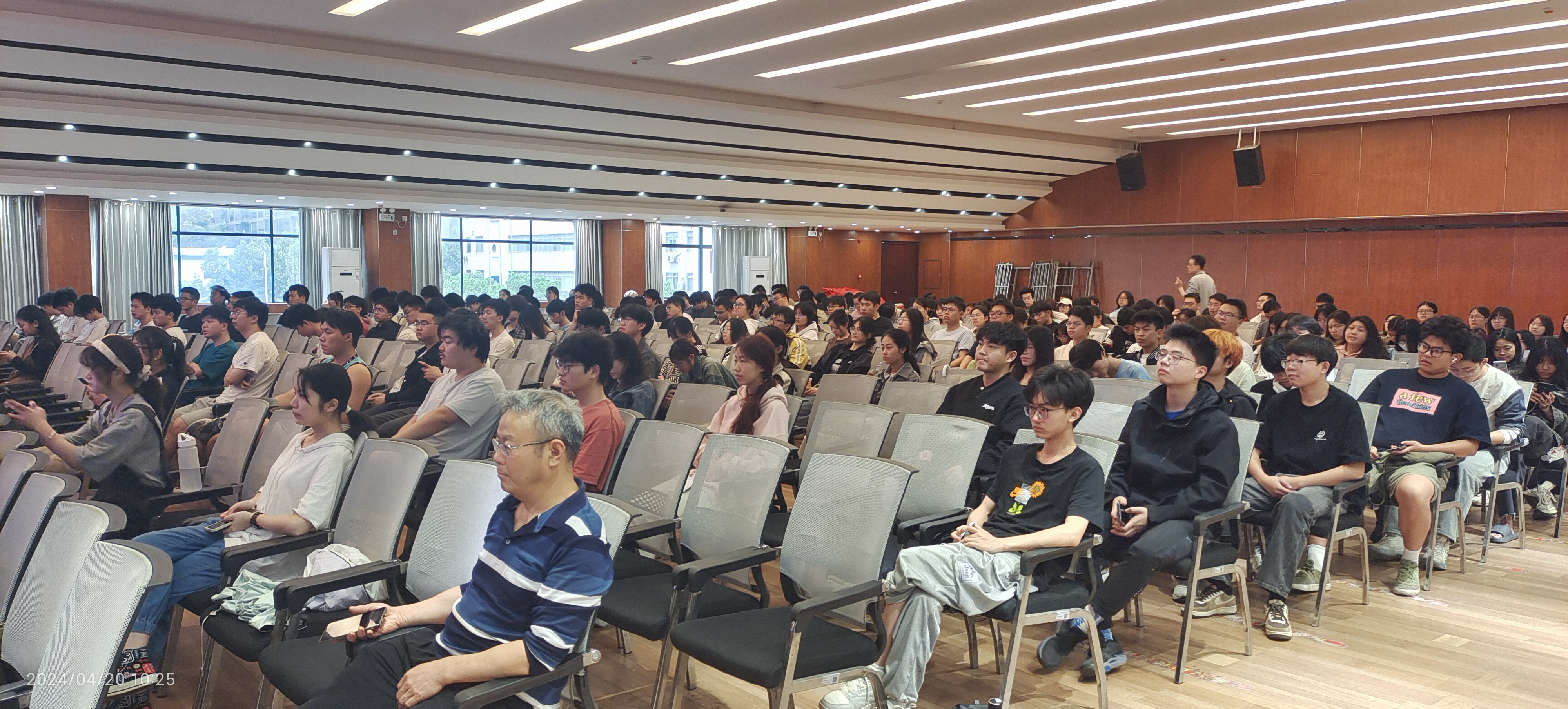 365英国上市公司