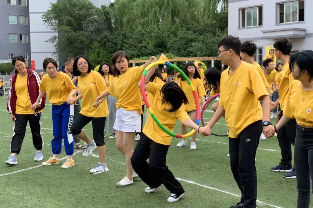 365英国上市公司