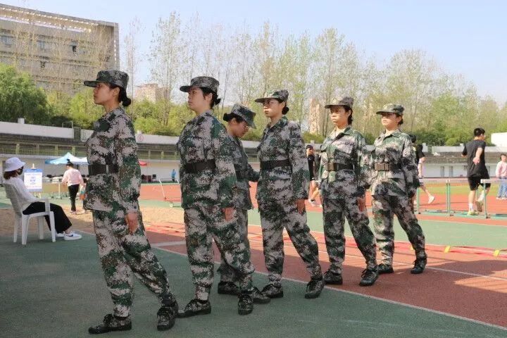 365英国上市公司