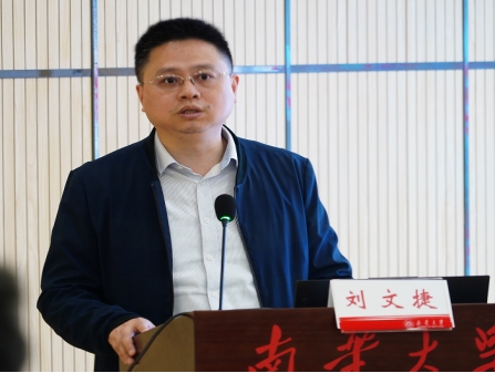 365英国上市公司