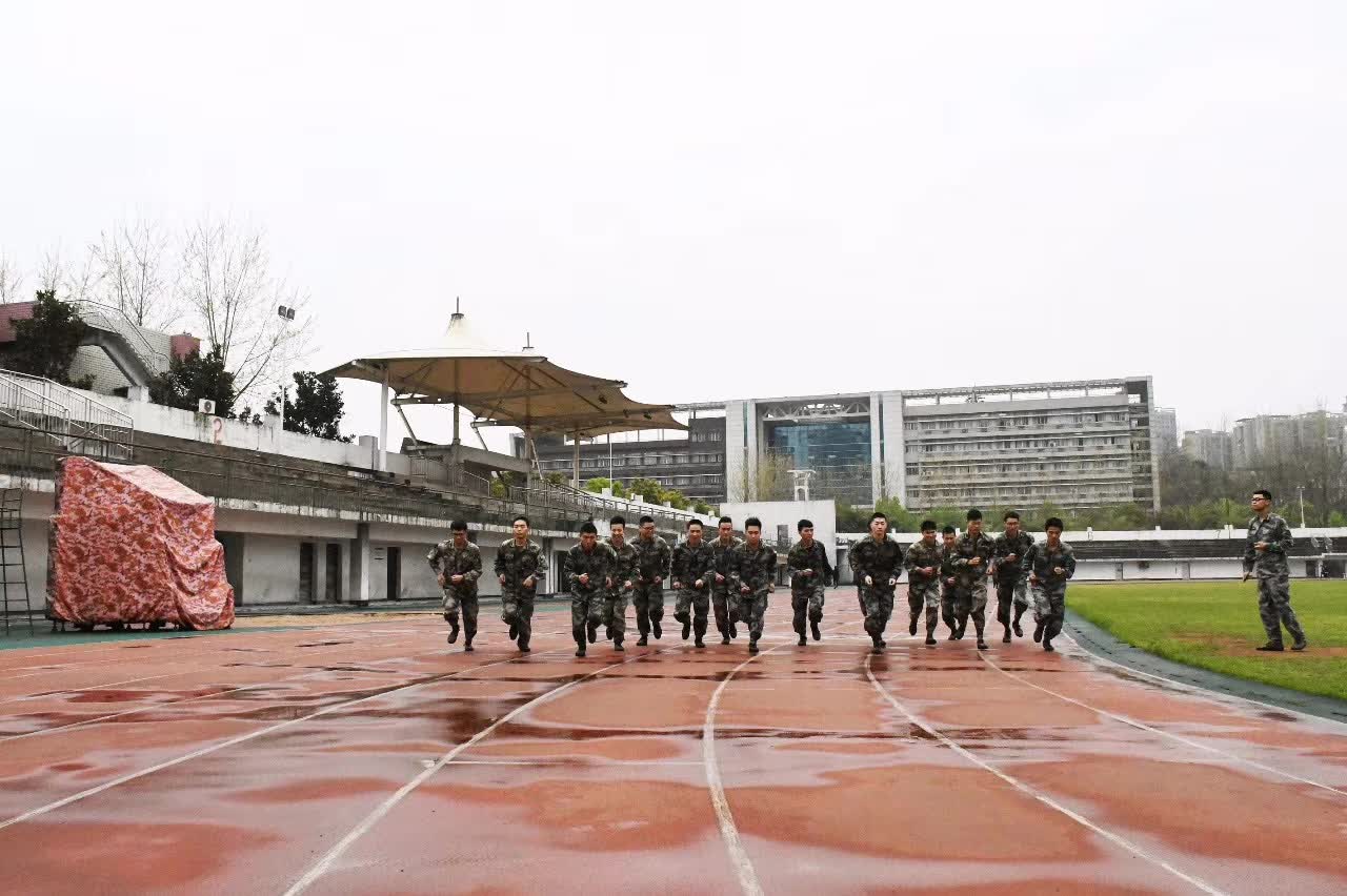 365英国上市公司