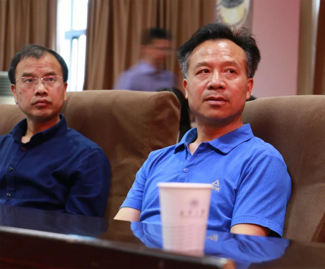 365英国上市公司