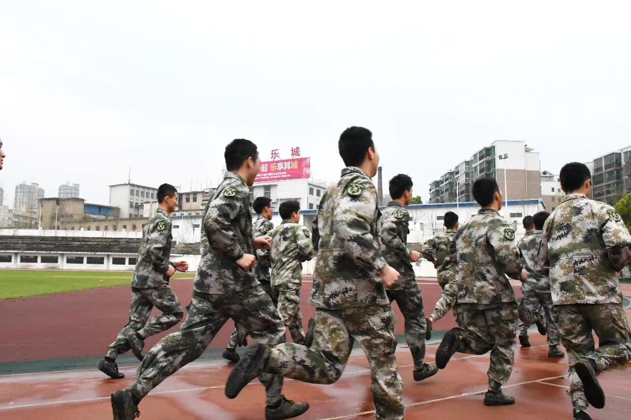 365英国上市公司