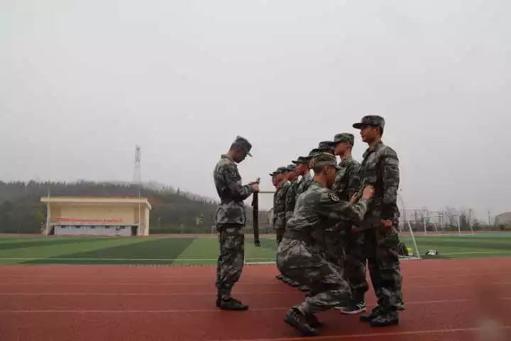 365英国上市公司