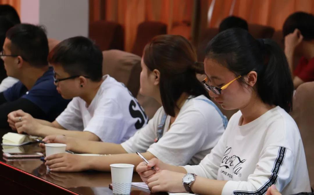 365英国上市公司