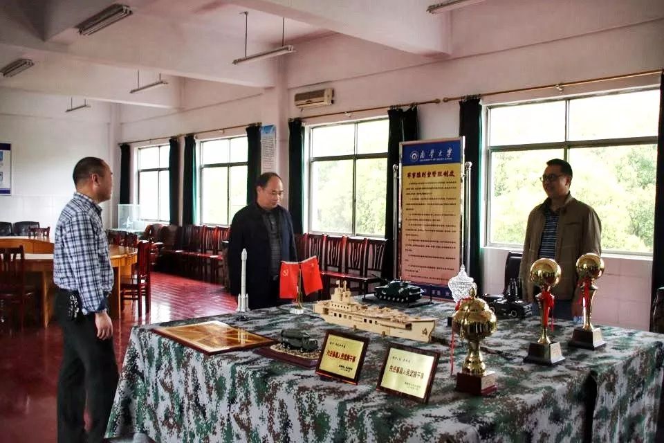 365英国上市公司