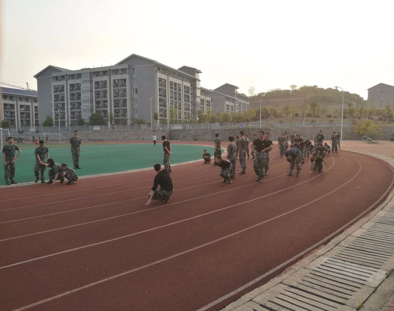 365英国上市公司