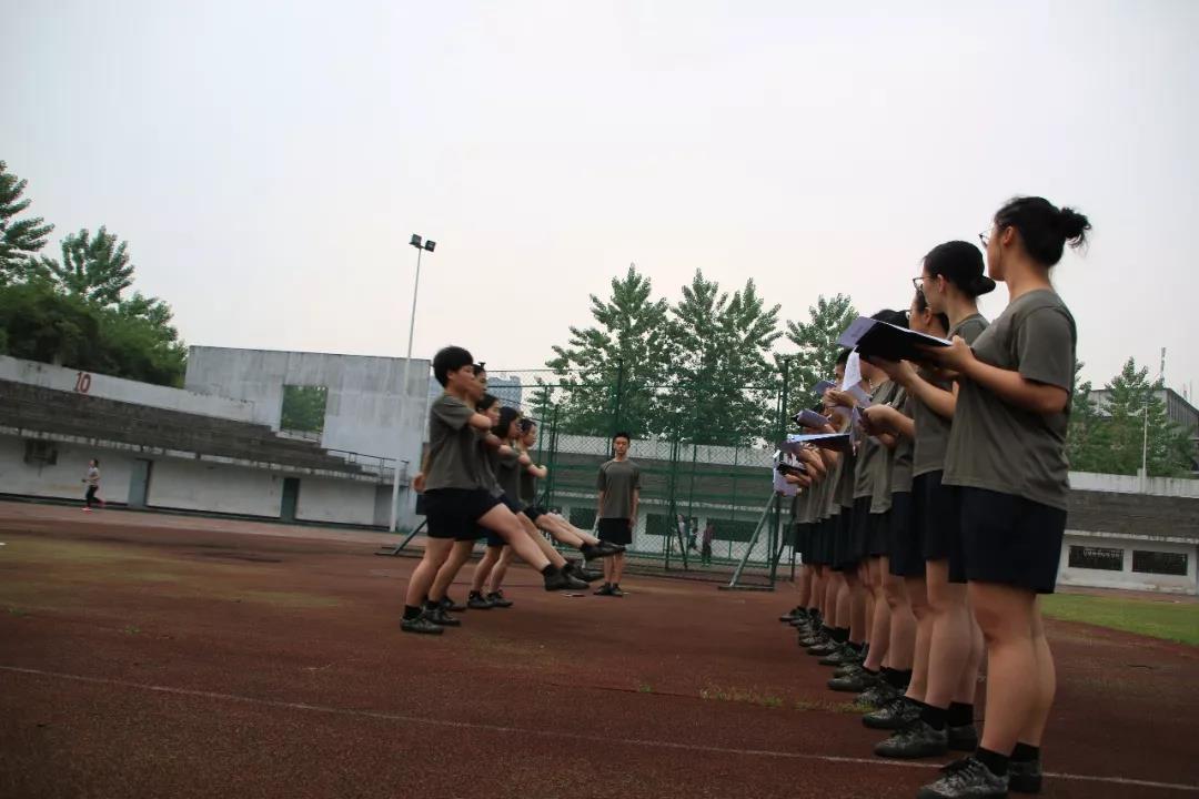 365英国上市公司