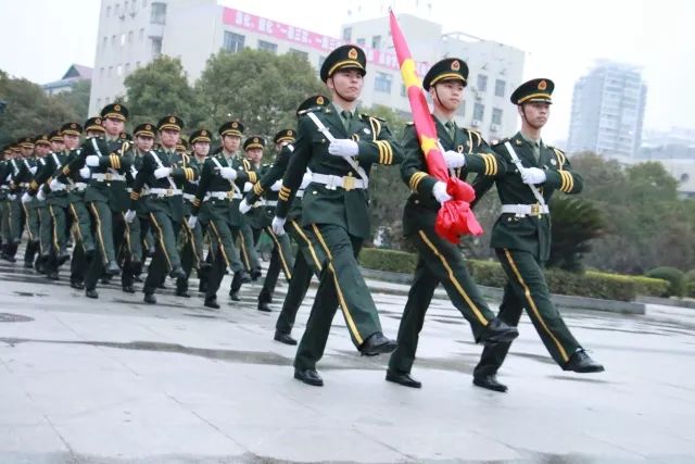 365英国上市公司