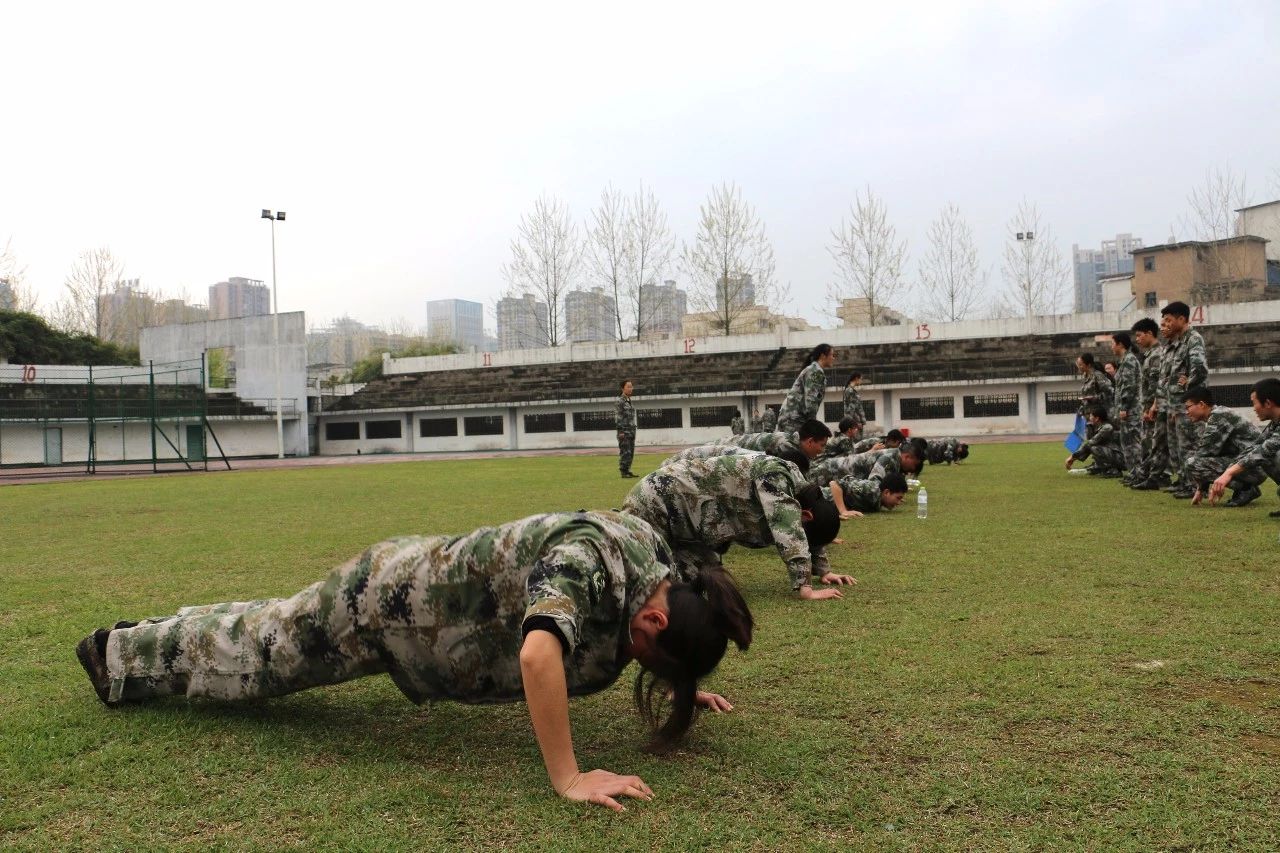 365英国上市公司