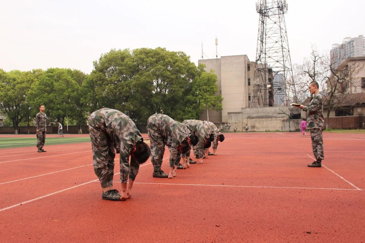 365英国上市公司