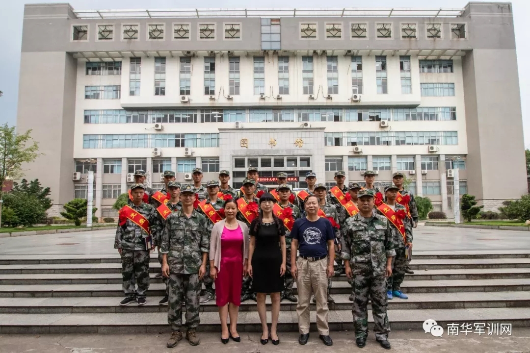 365英国上市公司