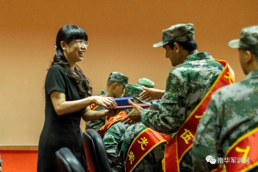 365英国上市公司