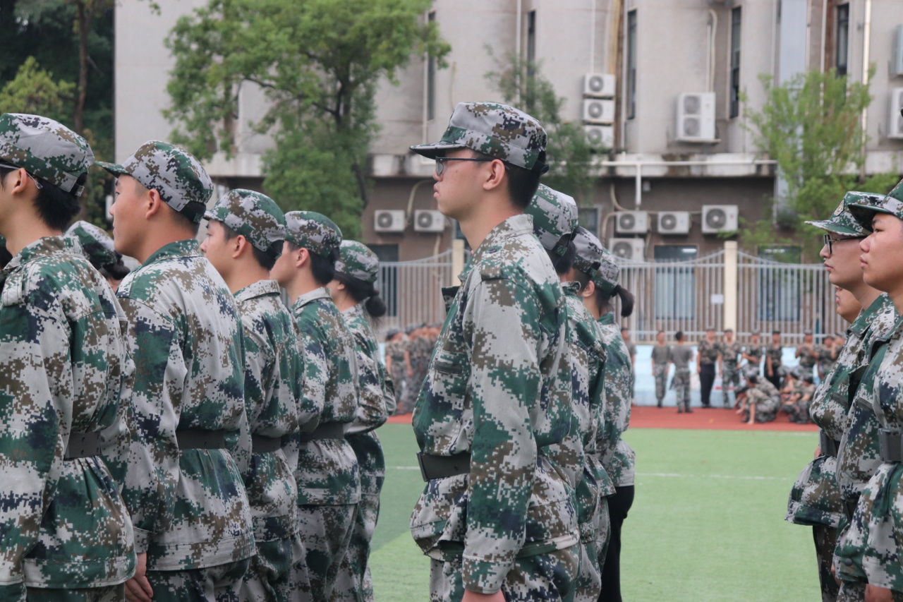 365英国上市公司