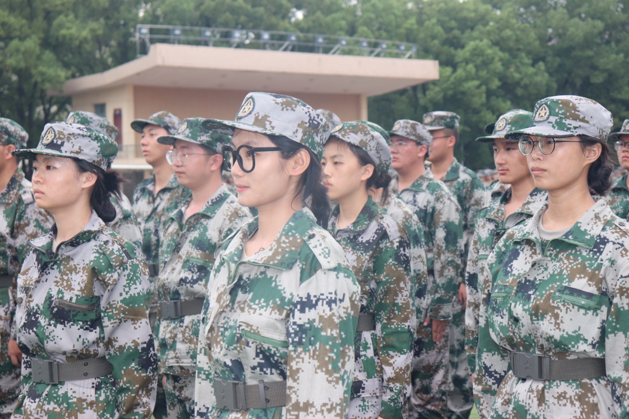 365英国上市公司