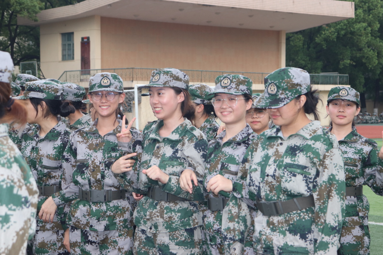 365英国上市公司