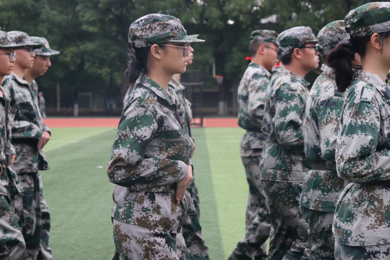 365英国上市公司